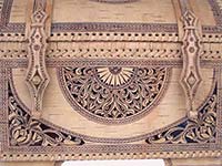 Резьба по дереву, сундук